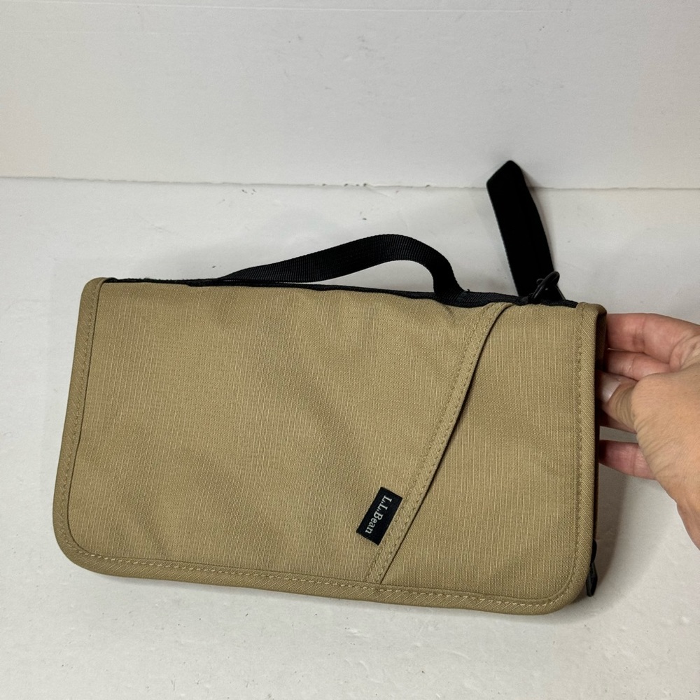 L.L. Bean Tan Nylon Passport ID Card Holder Travel Case